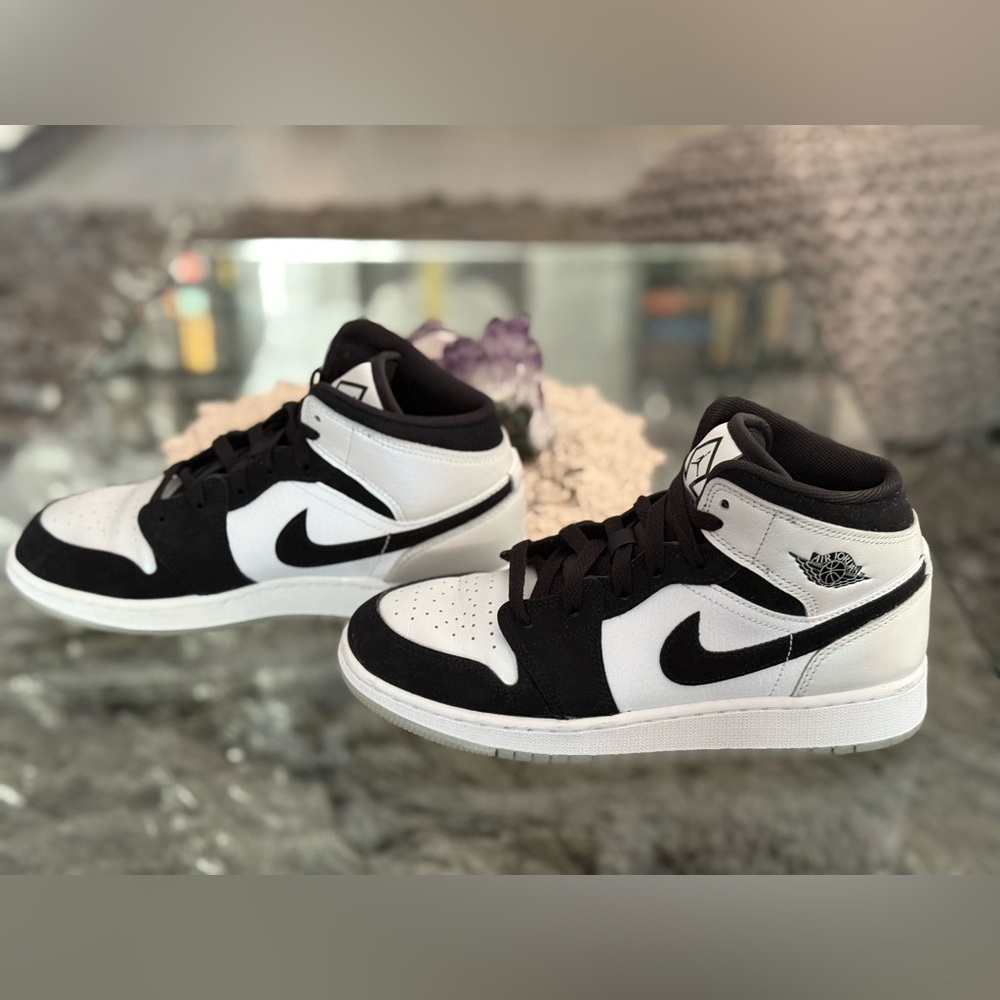 Authentic Air Jordan 1 Mid Diamond Pearl 5.5